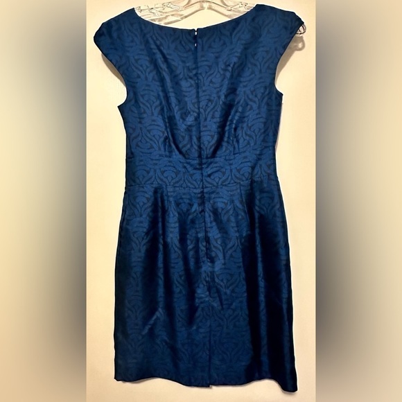 Banana Republic 100% Silk Blue Black Pleated Cap Sleeve Lined Dress size 2 - Picture 5 of 9